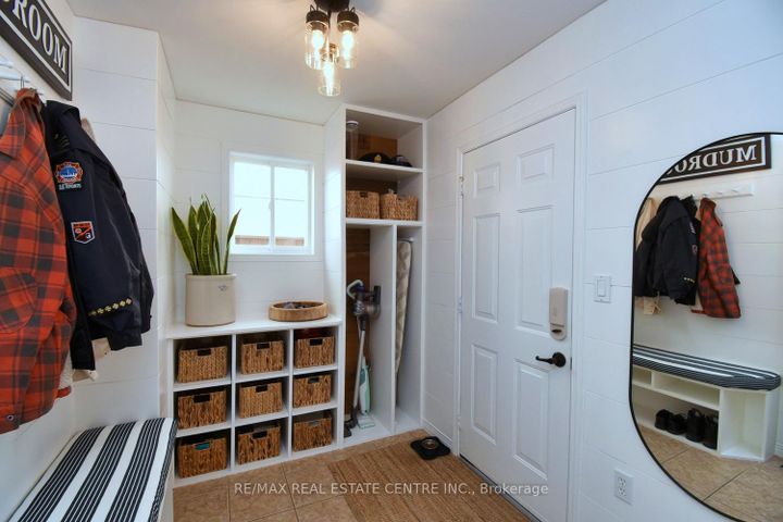 Photo 22 at 35 Eringate Drive, Stoney Creek Mountain, Hamilton