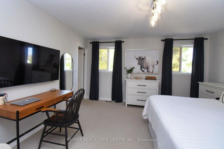 Photo 24 at 35 Eringate Drive, Stoney Creek Mountain, Hamilton