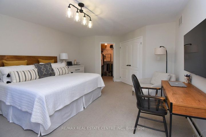Photo 29 at 35 Eringate Drive, Stoney Creek Mountain, Hamilton
