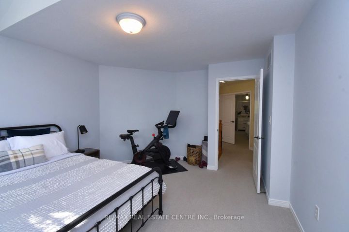 Photo 30 at 35 Eringate Drive, Stoney Creek Mountain, Hamilton