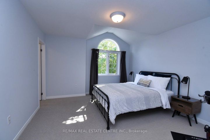 Photo 32 at 35 Eringate Drive, Stoney Creek Mountain, Hamilton