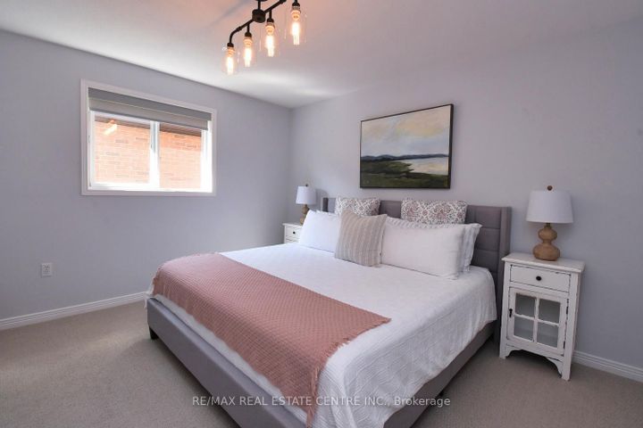 Photo 34 at 35 Eringate Drive, Stoney Creek Mountain, Hamilton