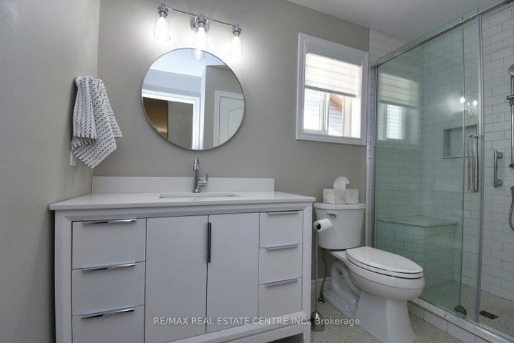 Photo 36 at 35 Eringate Drive, Stoney Creek Mountain, Hamilton