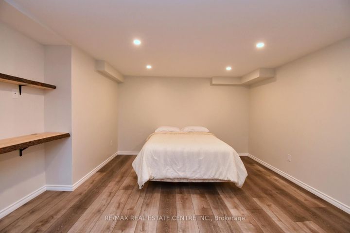 Photo 38 at 35 Eringate Drive, Stoney Creek Mountain, Hamilton