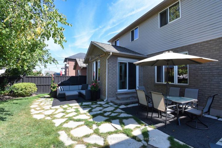 Photo 42 at 35 Eringate Drive, Stoney Creek Mountain, Hamilton