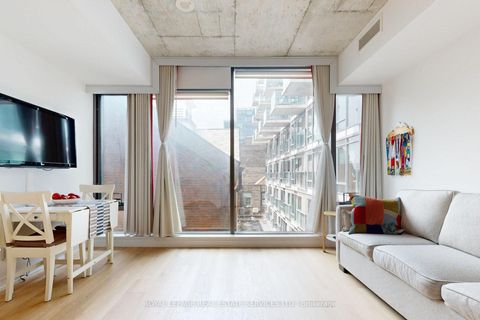 Photo 1 at 417 - 560 King Street W, Waterfront Communities C1, Toronto