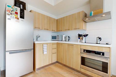 Photo 3 at 417 - 560 King Street W, Waterfront Communities C1, Toronto