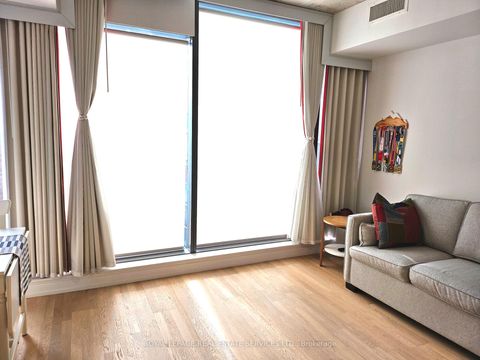 Photo 5 at 417 - 560 King Street W, Waterfront Communities C1, Toronto