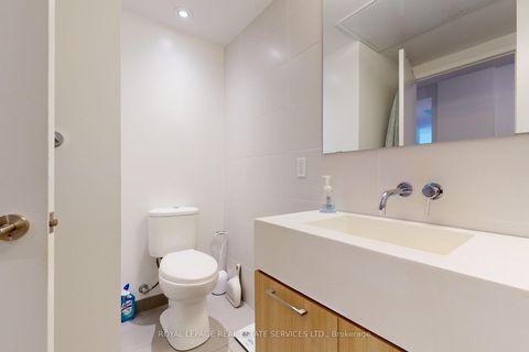Photo 11 at 417 - 560 King Street W, Waterfront Communities C1, Toronto
