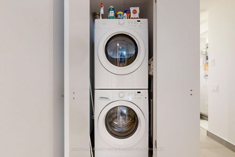 Photo 12 at 417 - 560 King Street W, Waterfront Communities C1, Toronto
