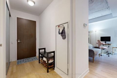 Photo 13 at 417 - 560 King Street W, Waterfront Communities C1, Toronto
