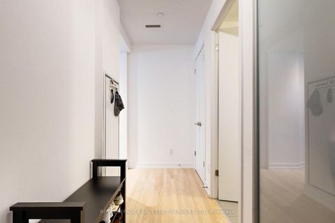 Photo 14 at 417 - 560 King Street W, Waterfront Communities C1, Toronto