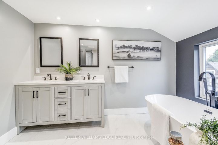 Photo 32 at 32 Cumberland Avenue, St. Clair, Hamilton