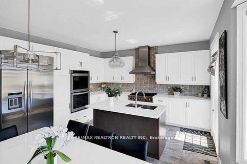Photo 20 at 53 Gallant Place, Vellore Village, Vaughan