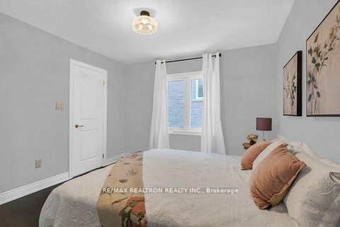 Photo 45 at 53 Gallant Place, Vellore Village, Vaughan