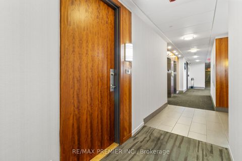 Photo 5 at 108 - 4700 Highway 7, East Woodbridge, Vaughan Photo 5 at 108 - 4700 Highway 7, East Woodbridge, Vaughan