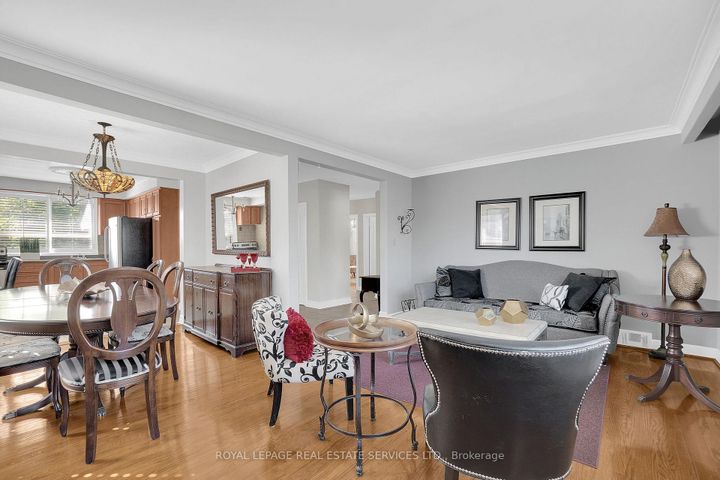 Photo 8 at 18 Langholm Drive, CFB, Toronto