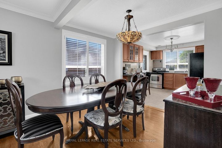 Photo 10 at 18 Langholm Drive, CFB, Toronto
