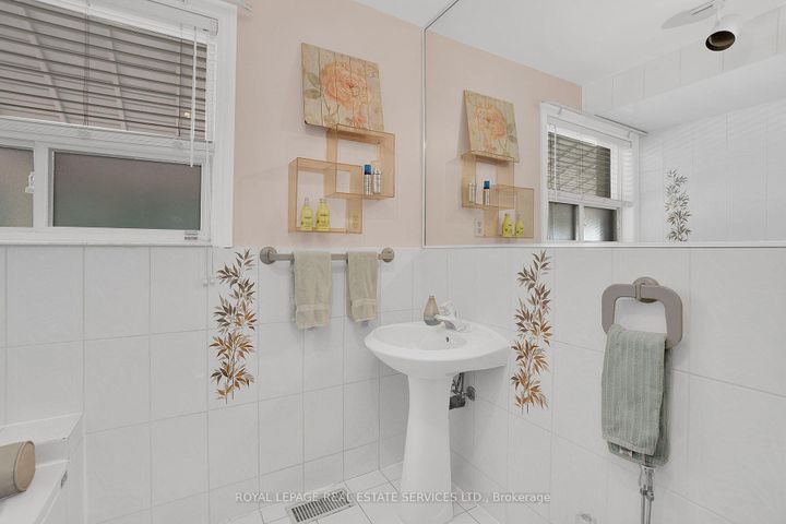 Photo 19 at 18 Langholm Drive, CFB, Toronto