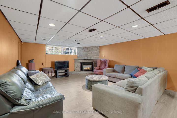 Photo 21 at 18 Langholm Drive, CFB, Toronto