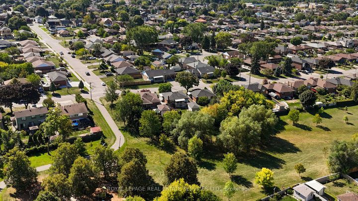 Photo 34 at 18 Langholm Drive, CFB, Toronto
