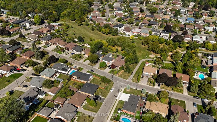 Photo 36 at 18 Langholm Drive, CFB, Toronto