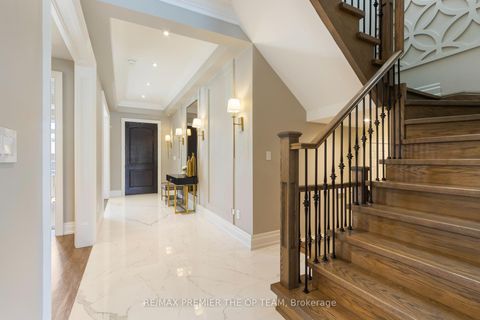 Photo 2 at 5 Storey Crescent, West Deane, Toronto