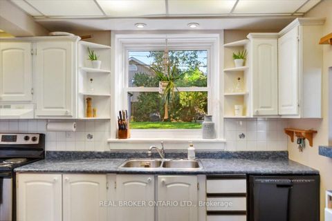 Photo 2 at 931 Bayview Avenue, Downtown Whitby, Whitby