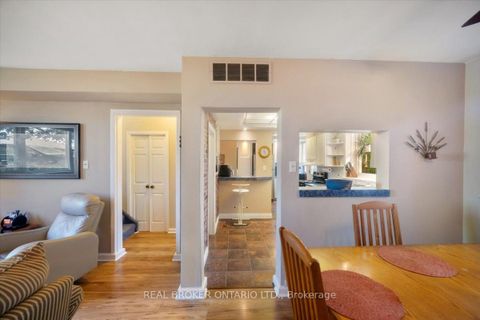 Photo 10 at 931 Bayview Avenue, Downtown Whitby, Whitby