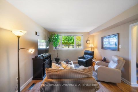 Photo 11 at 931 Bayview Avenue, Downtown Whitby, Whitby