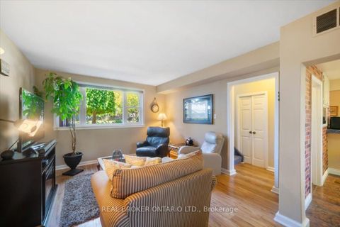 Photo 12 at 931 Bayview Avenue, Downtown Whitby, Whitby