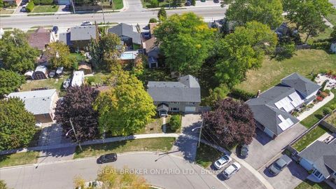 Photo 37 at 931 Bayview Avenue, Downtown Whitby, Whitby