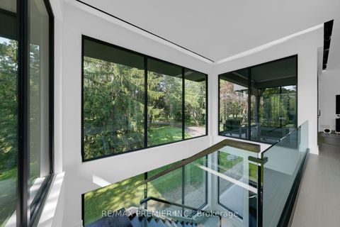 Photo 7 at 350 Kingscross Drive, King City, King