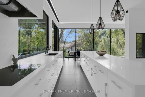 Photo 13 at 350 Kingscross Drive, King City, King