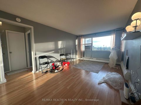 Photo 3 at 605 - 725 Don Mills Road, Flemingdon Park, Toronto