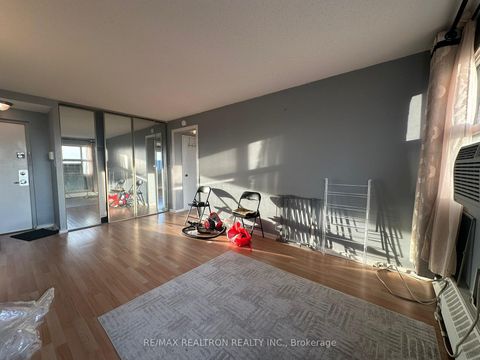 Photo 4 at 605 - 725 Don Mills Road, Flemingdon Park, Toronto