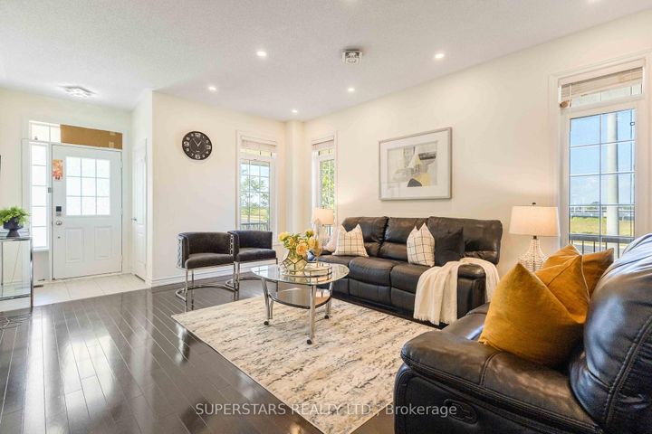 Photo 10 at 70 Living Cres Crescent, Victoria Square, Markham