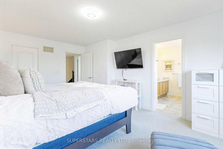 Photo 13 at 70 Living Cres Crescent, Victoria Square, Markham