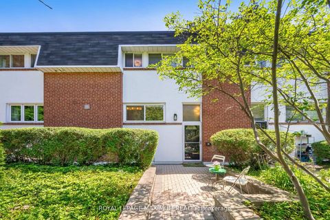 Photo 1 at 17 - 90 George Henry Boulevard, Henry Farm, Toronto