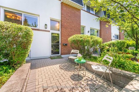 Photo 3 at 17 - 90 George Henry Boulevard, Henry Farm, Toronto