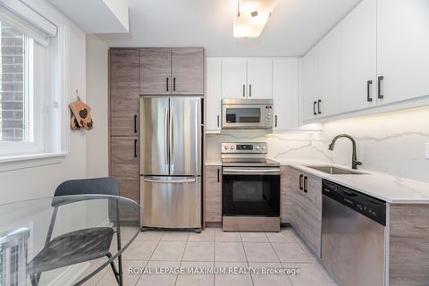 Photo 7 at 17 - 90 George Henry Boulevard, Henry Farm, Toronto