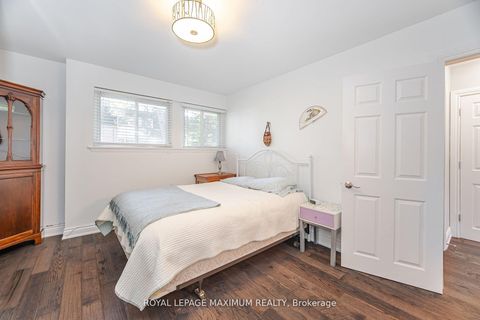 Photo 21 at 17 - 90 George Henry Boulevard, Henry Farm, Toronto