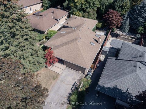 Photo 1 at 39 Dallington Drive, Don Valley Village, Toronto