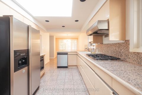 Photo 7 at 39 Dallington Drive, Don Valley Village, Toronto