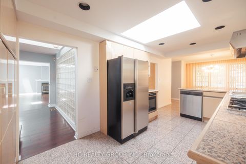 Photo 9 at 39 Dallington Drive, Don Valley Village, Toronto