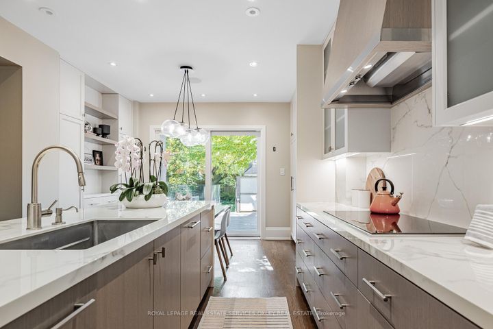 Photo 13 at 9 Lynwood Avenue, Casa Loma, Toronto