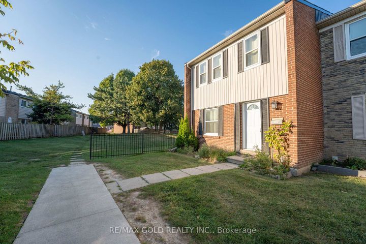 Photo 2 at 107 - 900 Central Park Drive, Northgate, Brampton
