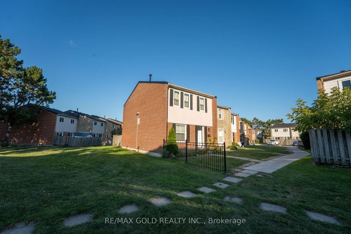 Photo 4 at 107 - 900 Central Park Drive, Northgate, Brampton