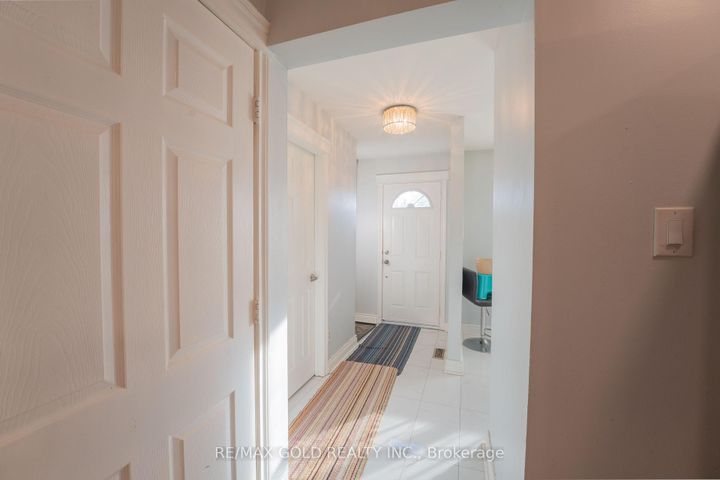 Photo 5 at 107 - 900 Central Park Drive, Northgate, Brampton