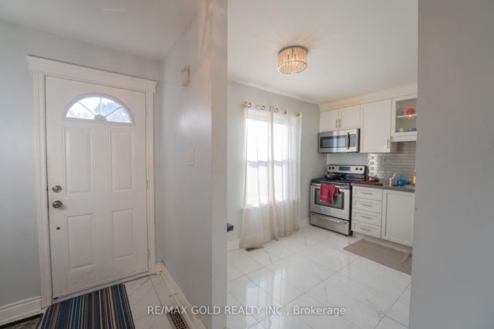 Photo 6 at 107 - 900 Central Park Drive, Northgate, Brampton
